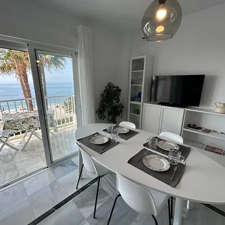 En Primera Linea De Playa Apartment Torrox